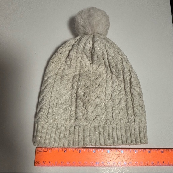 Cable knit beanie toboggan pom-pom tan metallic gold preowned 4-8 yrs - Picture 2 of 8